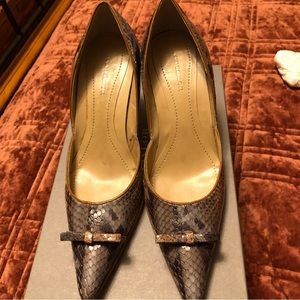 New size 6 Ann Taylor leather pumps